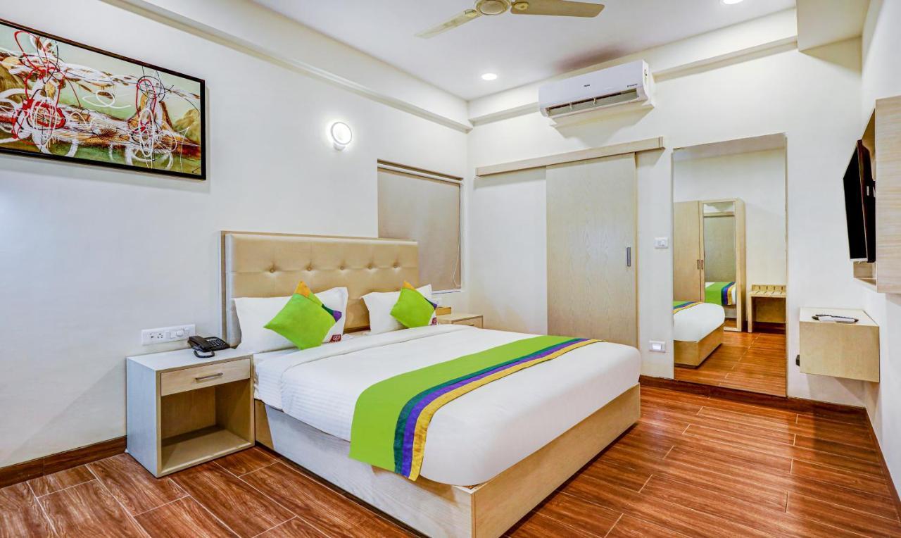 Treebo Galaxy Suites Mathikere Bangalore Eksteriør billede