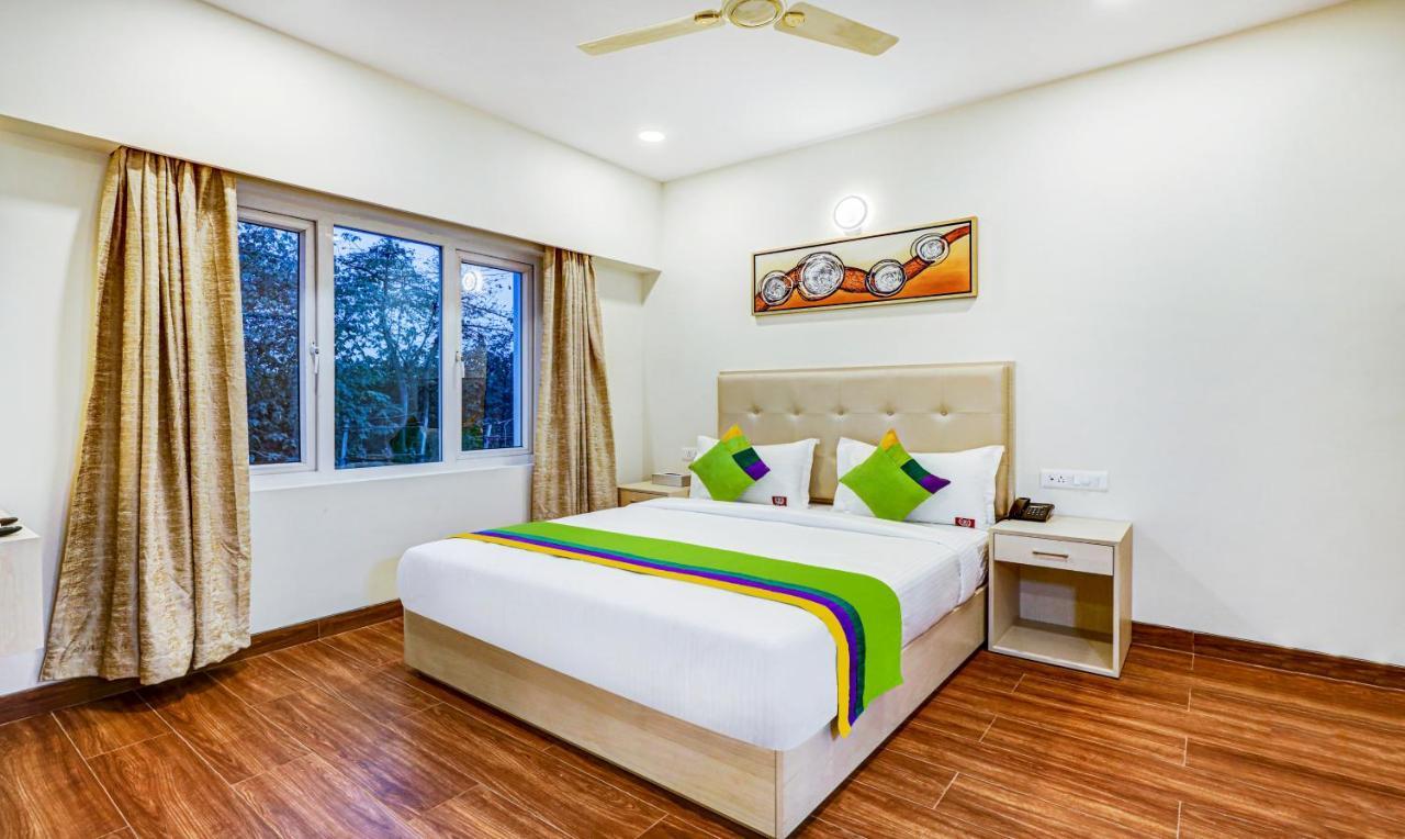 Treebo Galaxy Suites Mathikere Bangalore Eksteriør billede