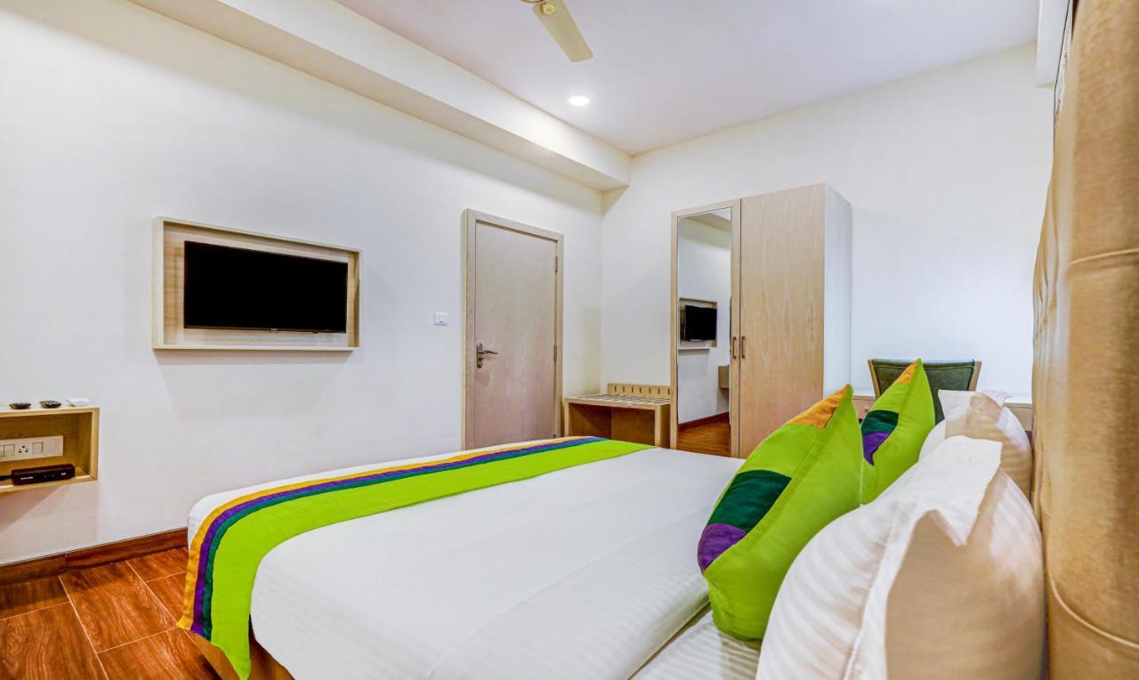 Treebo Galaxy Suites Mathikere Bangalore Eksteriør billede
