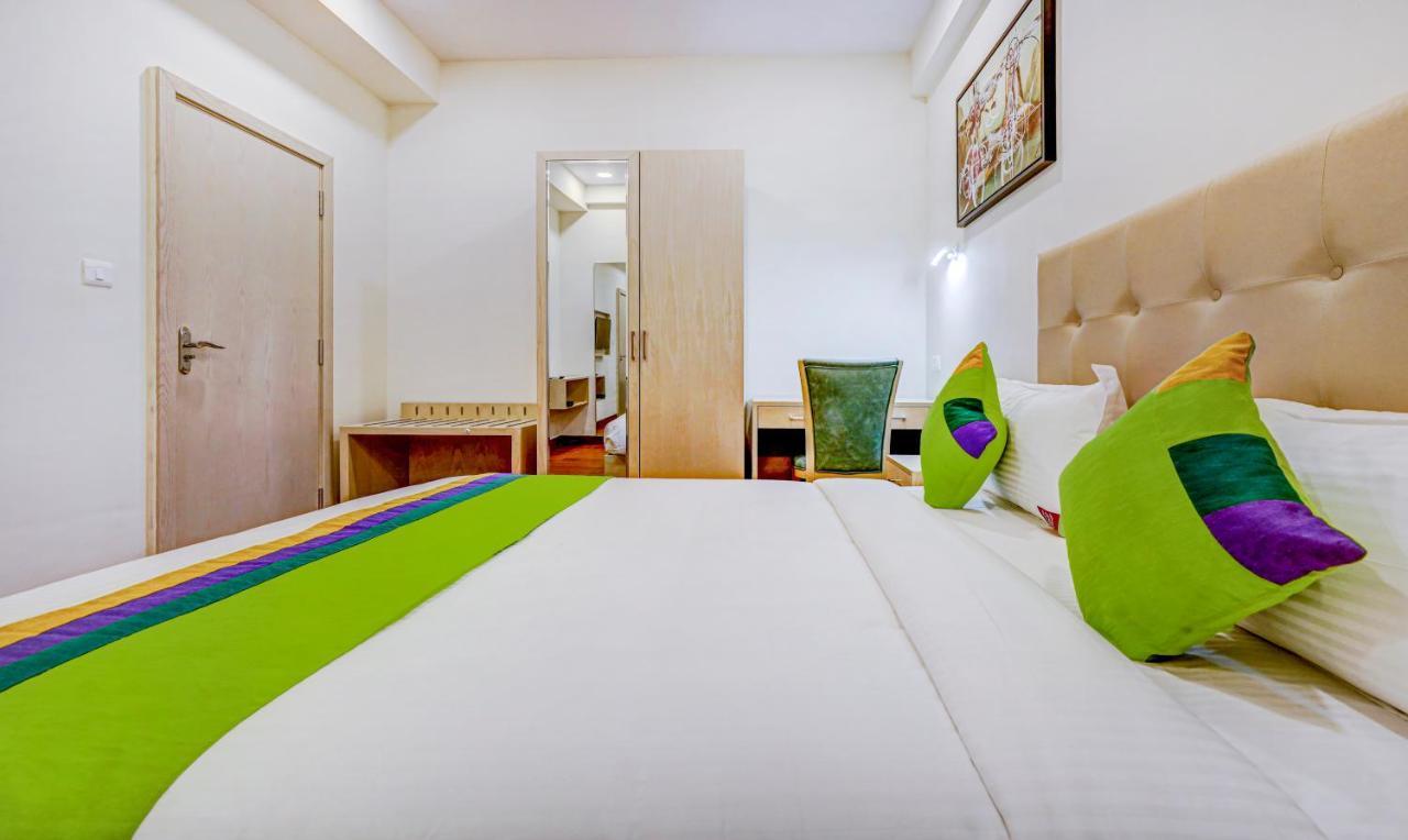 Treebo Galaxy Suites Mathikere Bangalore Eksteriør billede