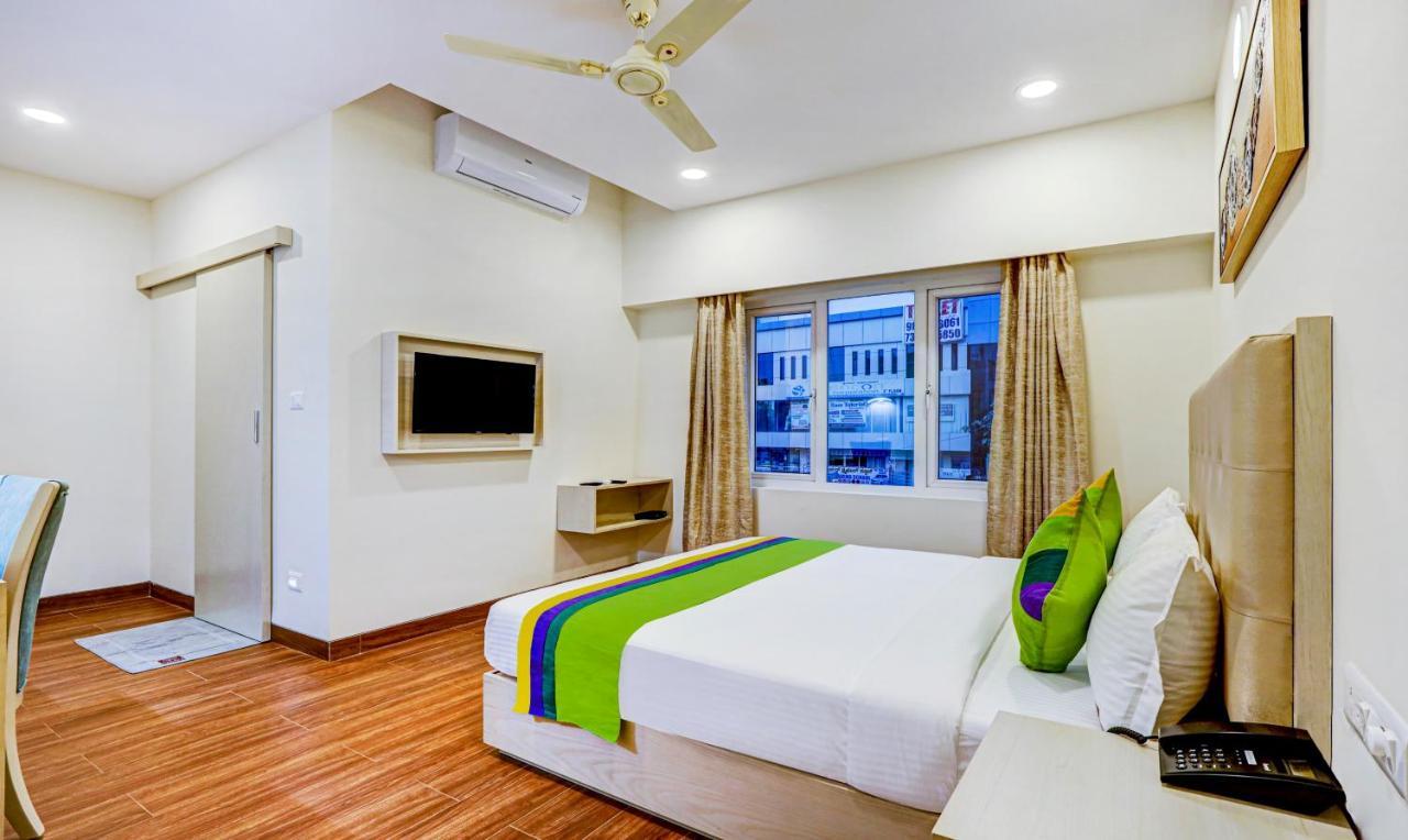Treebo Galaxy Suites Mathikere Bangalore Eksteriør billede