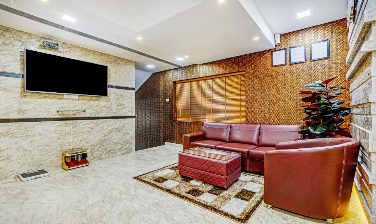 Treebo Galaxy Suites Mathikere Bangalore Eksteriør billede